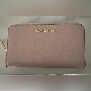 NWT MICHAEL KORS Jet Set Travel One Zip Wristlet Wallet Pink